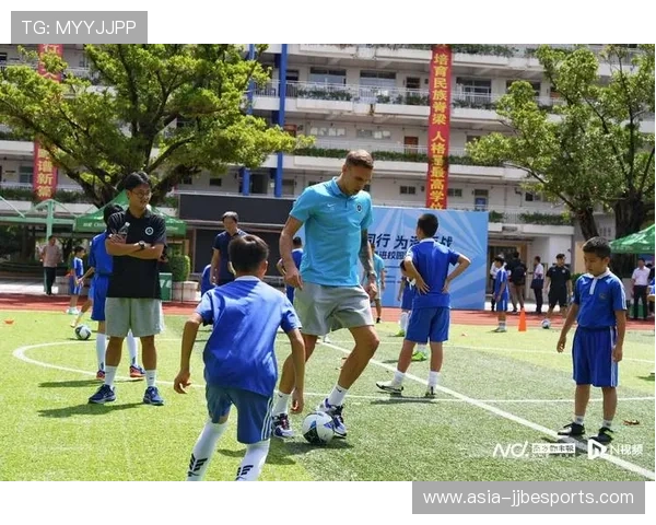 足球球星养乐多携手推广健康理念助力运动员保持最佳状态